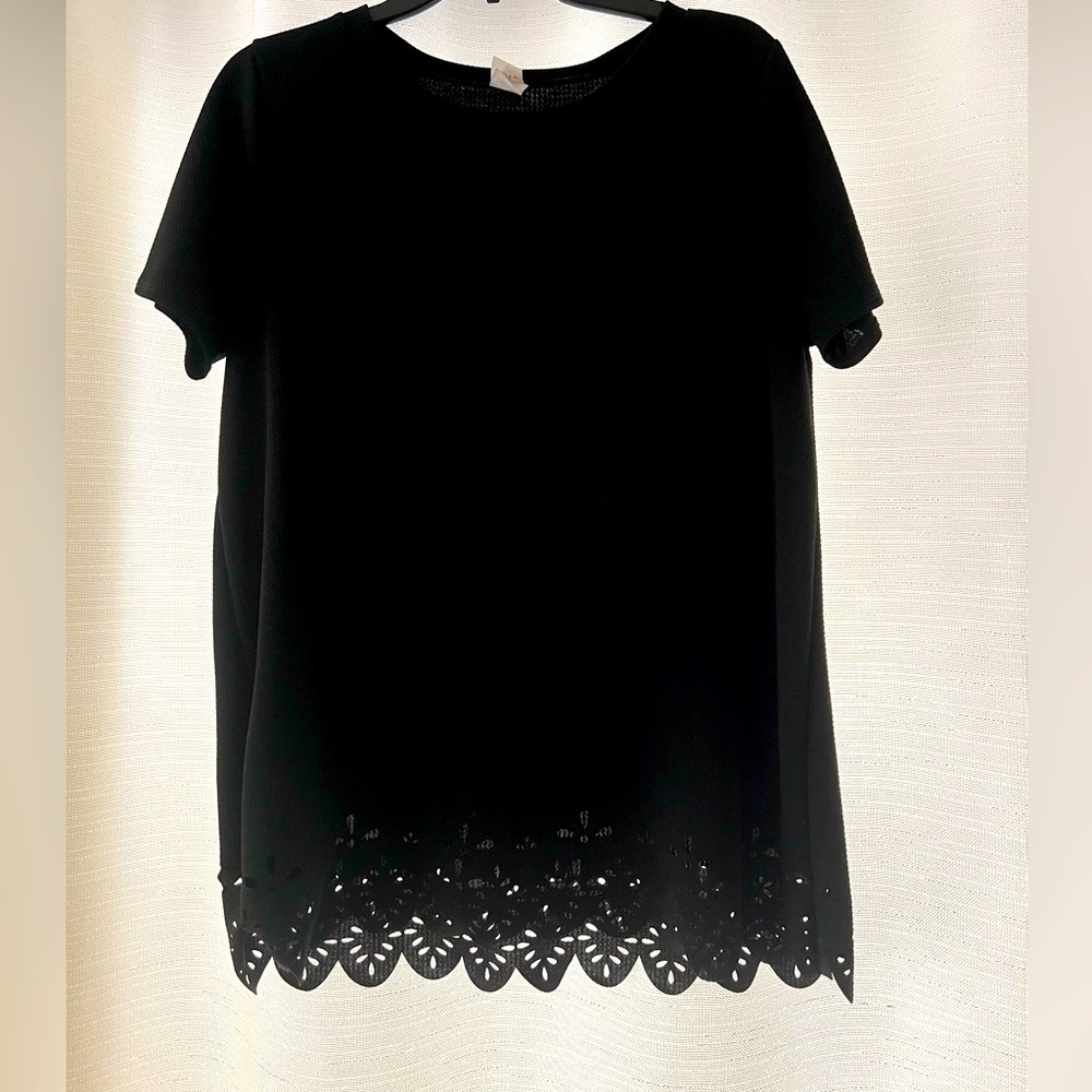 Black Laser Cut Eyelet Ladies Top size Large